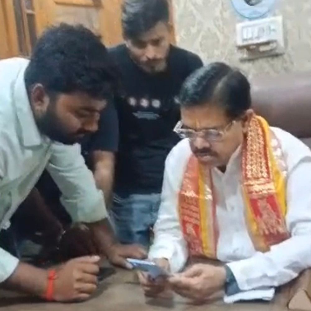 युवक की अपहरण के बाद पीटकर हत्या:बदायूं में परिजन केंद्रीय राज्यमंत्री से मिले, पुलिस पर गंभीर आरोप, आज आएगा शव