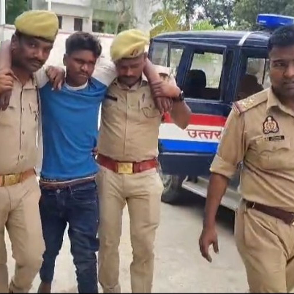 कौशांबी में नाबालिग से छेड़छाड़, जान से मारने की धमकी:आरोपी गिरफ्तार, किशोरी से मांगा था मोबाइल नंबर