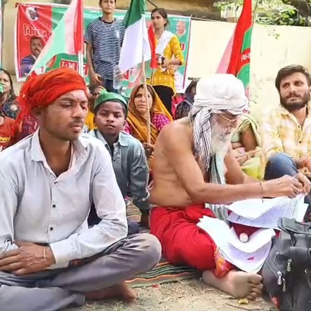 महोबा में किसानों, संगठनों ने की 10 सूत्रीय मांगें:जिले का नाम आल्हा-ऊदल नगर करने और कर्ज माफी की मांग की