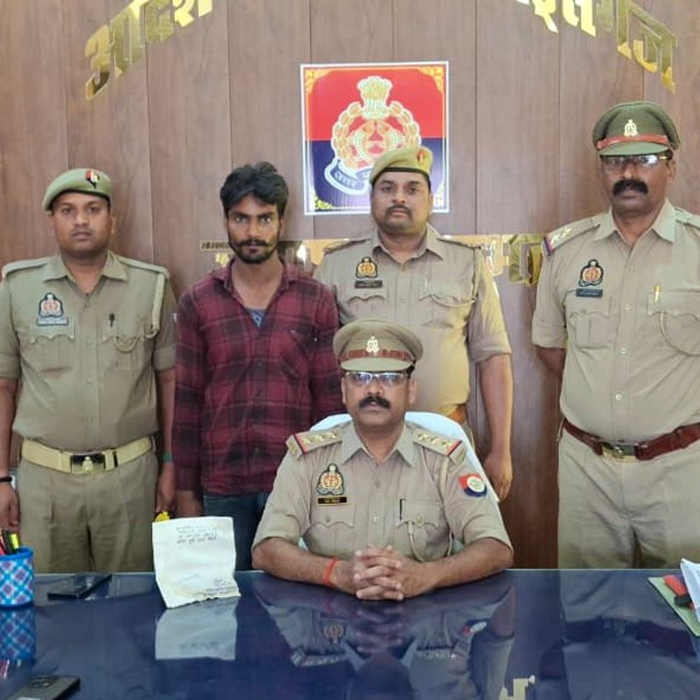 सोनभद्र में 22 लाख की हेरोइन के साथ तस्कर गिरफ्तार:पुलिस ने पीछा कर आरोपी को हिन्दुआरी पुल के पास पकड़ा