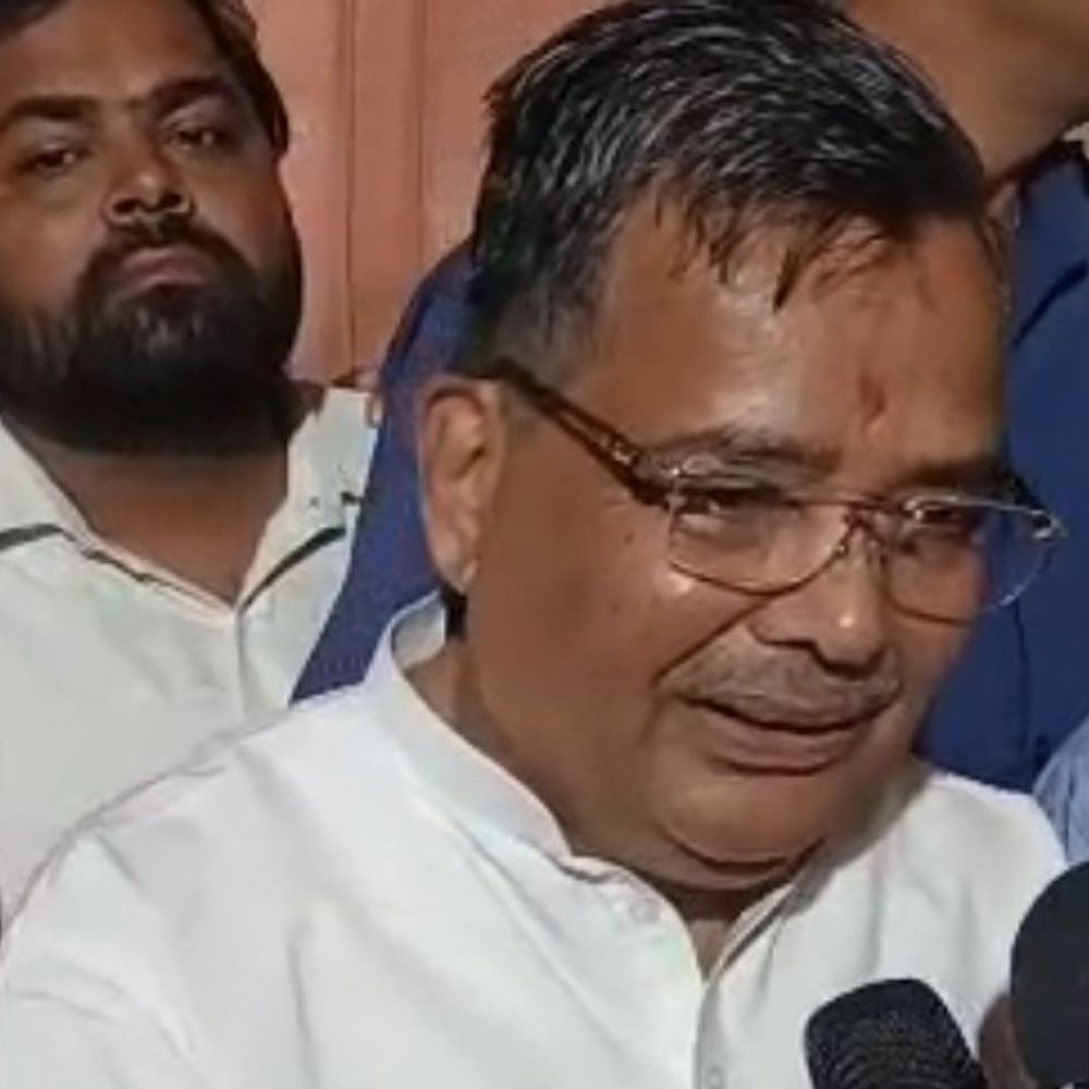 पर्यटन मंत्री जयवीर सिंह का सपा पर निशाना:फिरोजाबाद में कहा- बिहार की तरह यूपी भी सपा की गुंडई नहीं भूलेगा