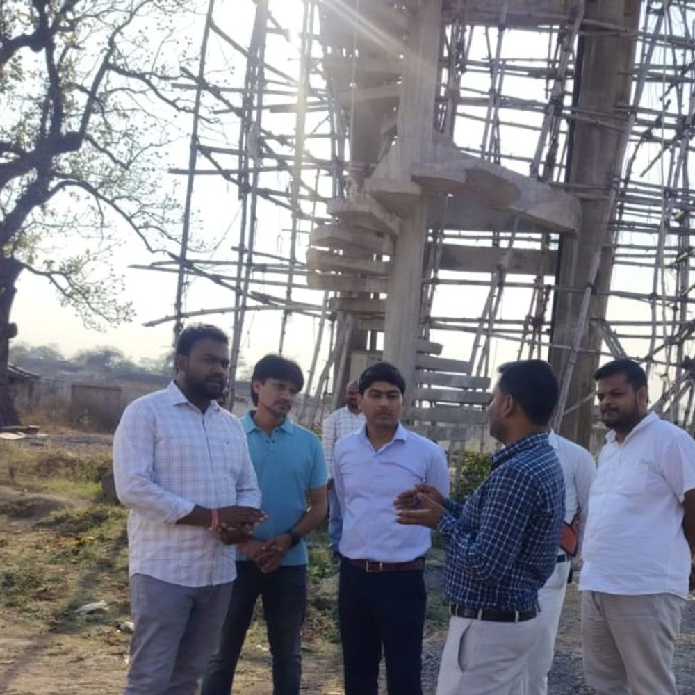 जल योजना में अनियमितता मिली, ADM ने लगाई फटकार:चित्रकूट की रैपुरा ग्राम समूह पेयजल योजना का निरीक्षण कर दिए निर्देश