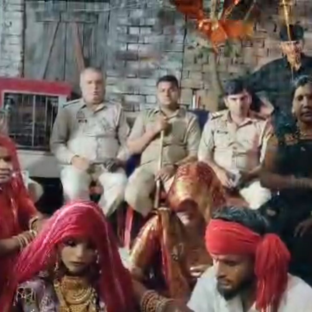 फिरोजाबाद में पुलिस ने शादी में झगड़ा शांत कराया:गरीब बेटी की विदाई कराई, दूल्हा भी घायल हुआ था