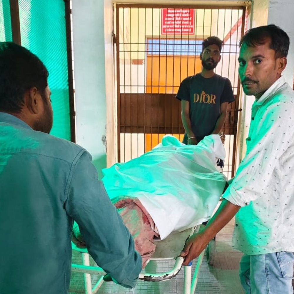 सुल्तानपुर में सड़क हादसे में युवक की मौत:अयोध्या-प्रयागराज हाइवे पर वाहन ने बाइक को मारी टक्कर, दो साल पहले हुई थी शादी