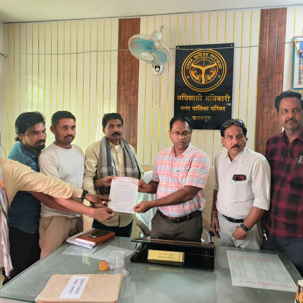 घाटमपुर में नाला निर्माण में अनियमितता:पानी उल्टा बहने से सभासद नाराज, ठेकेदार को ब्लैकलिस्ट न करने पर इस्तीफे की चेतावनी