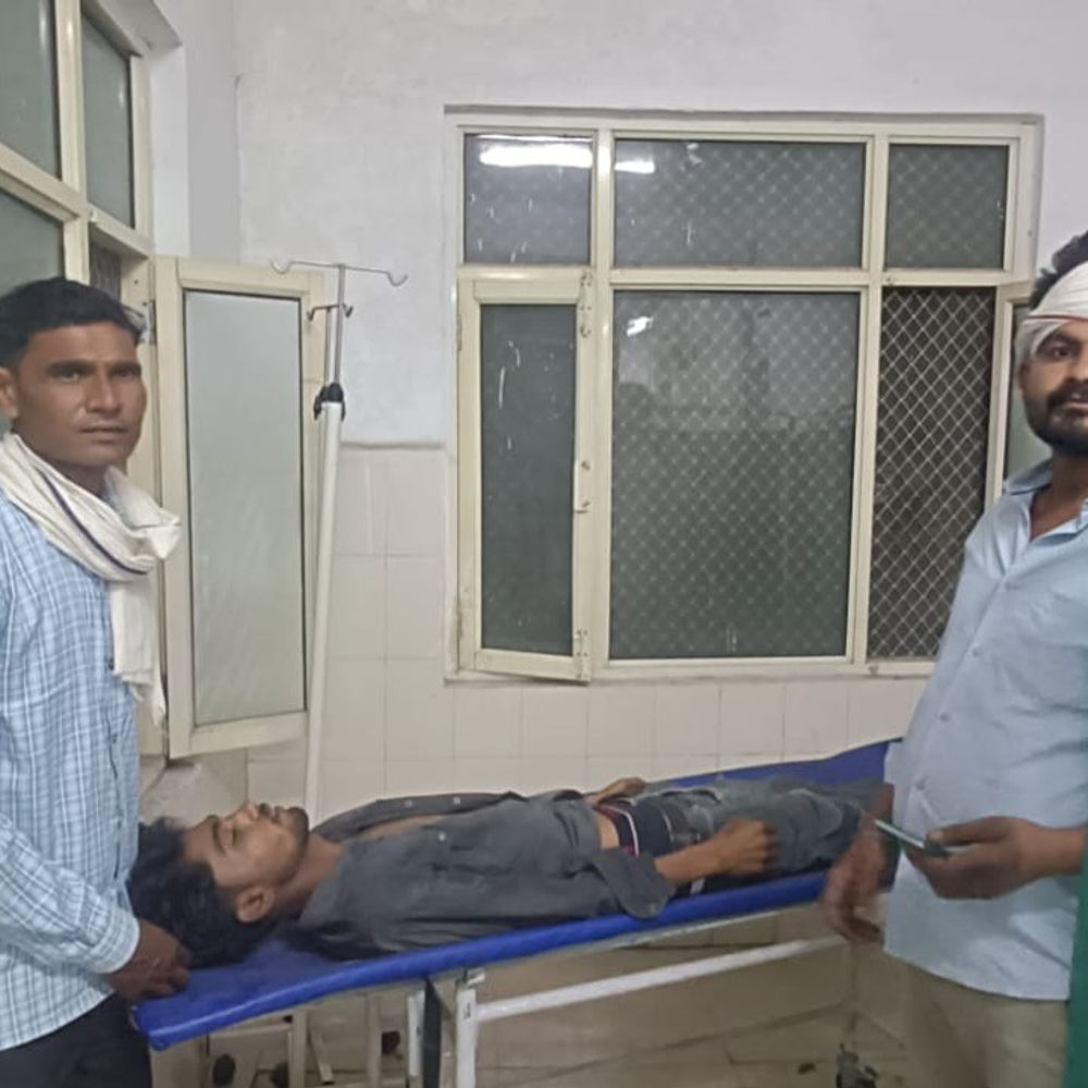 कासगंज में करंट लगने से युवक की मौत:गेस्ट हाउस में वेटर का काम समय हुआ हादसा, परिजनों का रो-रोकर बुरा हाल