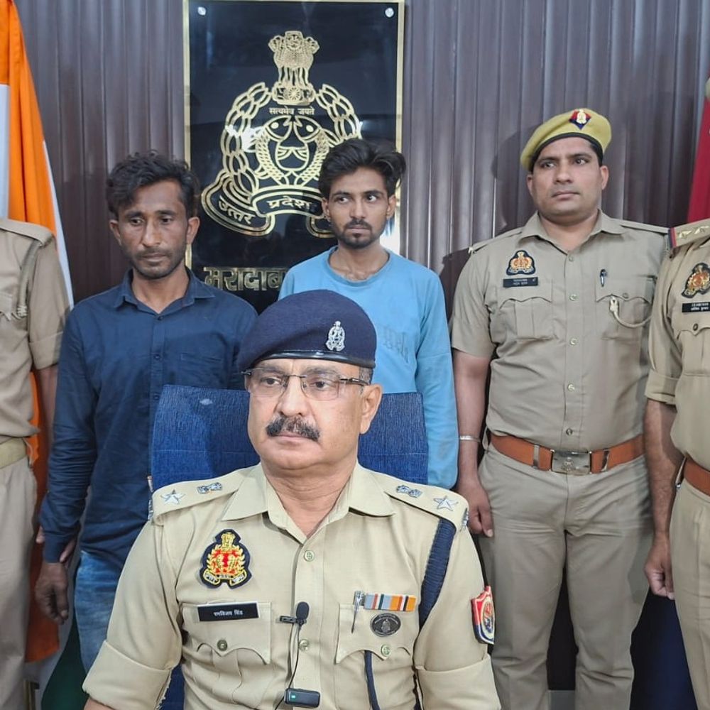 1.7 किलो चरस के साथ दो तस्कर गिरफ्तार:दंपति से लूट का खुलासा, तमंचा-नकदी भी बरामद