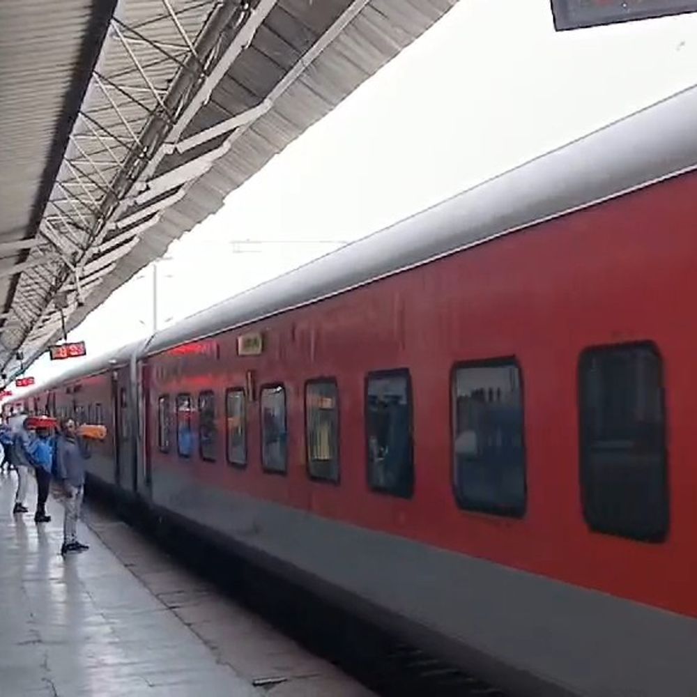 आज रद्द रहेगी गोरखपुर-पाटलिपुत्र एक्सप्रेस:आनन्द बिहार-लौकहा बाजार स्पेशल ट्रेन जुलाई तक चलेगी