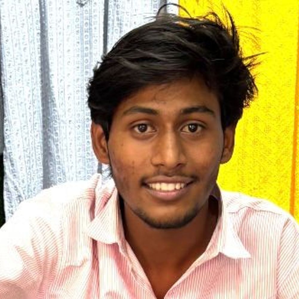 एटा में युवक का शव पेड़ से लटका मिला:आधार कार्ड से हुई मृतक की पहचान,परिजनों ने आत्महत्या की जताई आशंका