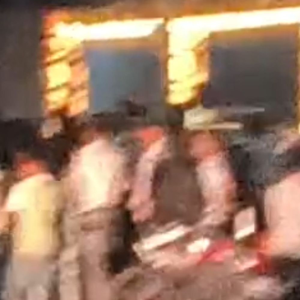 देवरिया के पथरदेवा में दो पक्षों में विवाद:लाइसेंसी हथियार से दो राउंड हवाई फायरिंग हुई, पुलिस ने किया इंकार