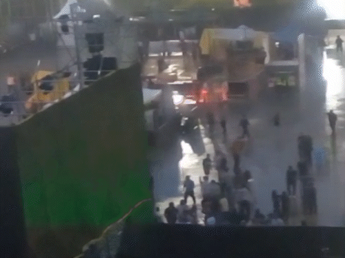 
                 लखनऊ में बारिश, रॉयल एनफील्ड के इवेंट में टेंट-कैनोपी भीगे:म्यूजिक कॉन्सर्ट रोका, आंधी के साथ गरज-चमक का अलर्ट 
            