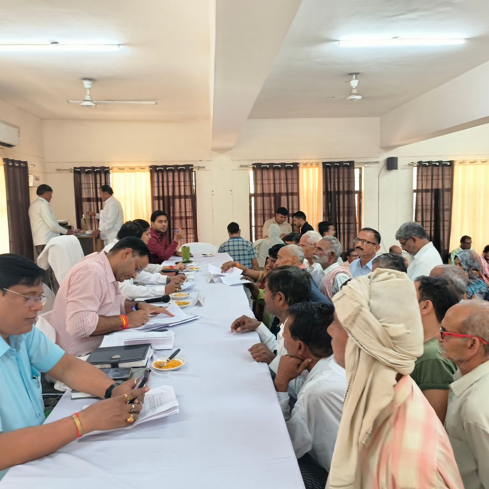 घाटमपुर में ठेकेदार ने पालिकाध्यक्ष पति पर लगाए गंभीर आरोप:समाधान दिवस में 133 में सिर्फ 11 शिकायतों का निस्तारण