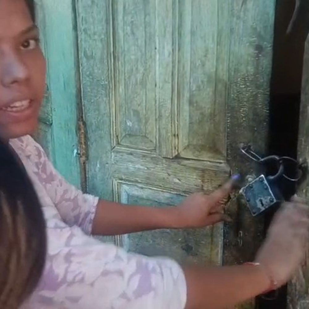 सीतापुर में बंद घर से लाखों की चोरी:पेंटर के घर से 15 हजार नकद, लाखों के जेवरात गायब