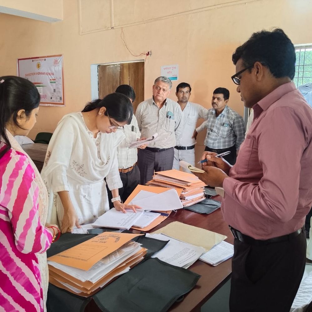 हरदोई में सीडीओ ने लंबित भुगतान पर जताई नाराजगी:बिलग्राम के ब्लॉक मिशन मैनेजर पर कार्रवाई के आदेश