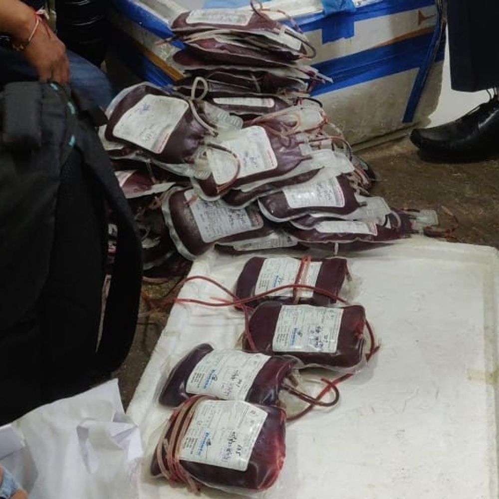 इटावा के 2 ब्लड बैंक FSDA की जांच में बंद:प्रदेशभर में 7 रक्त केंद्रों पर रोक, कई जगह ELISA टेस्ट तक नहीं हुआ