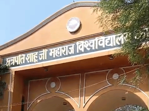 
                 गैंगरेप की कोशिश में यूनिवर्सिटी कमेटी की जांच तेज:छात्रा के बयान की हुई वीडियो रिकॉर्डिंग, पिता को कमरे से बाहर निकाला 
            