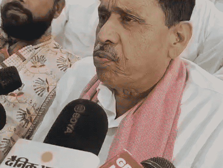 
                 क्या चाहते हो मेरे घर बुलडोजर चल जाए ?:गोरखपुर पहुंचे नसीमुद्दीन सिद्दीकी ने OP राजभर को घेरा, शायराने अंदाज में BJP पर कसा तंज 
            