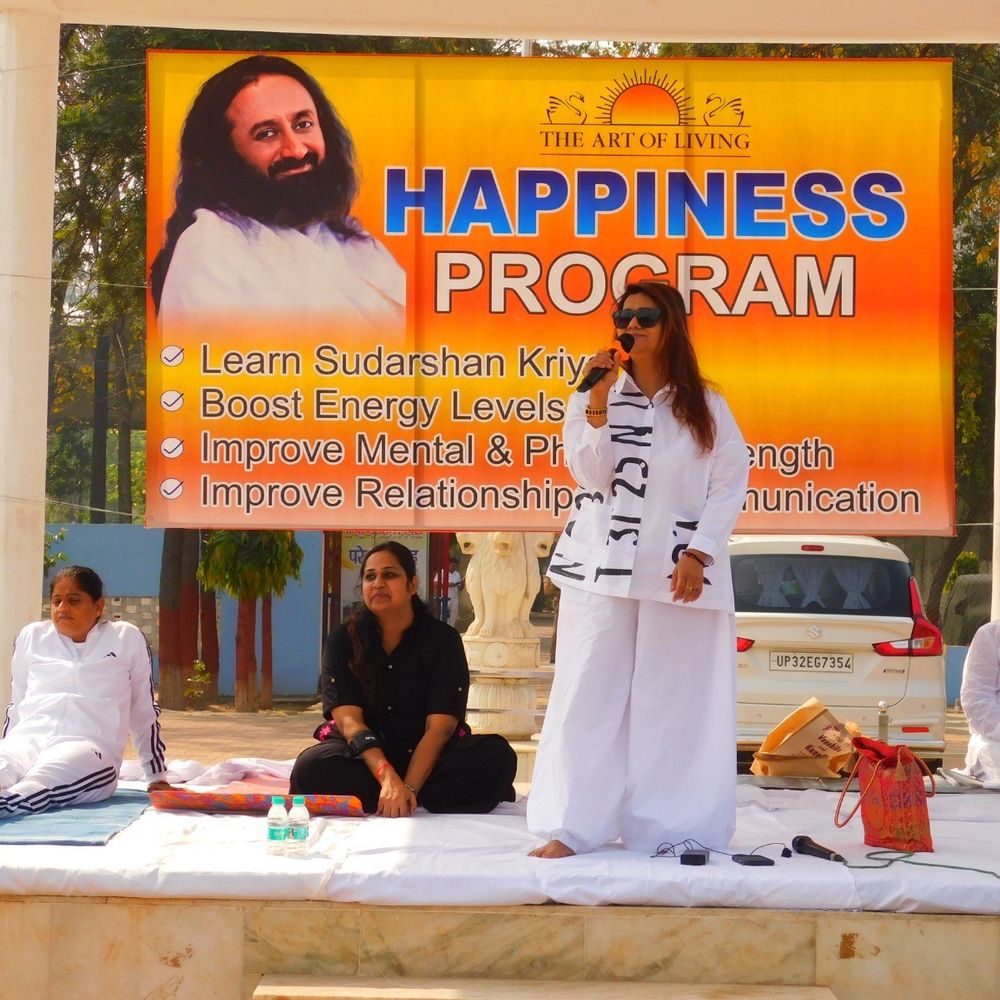 मुजफ्फरनगर में 450 सिपाहियों ने सीखा तनाव प्रबंधन:तीन दिन का 'आर्ट ऑफ लिविंग' प्रोग्राम खत्म; योग, ध्यान और प्राणायाम की ट्रेनिंग