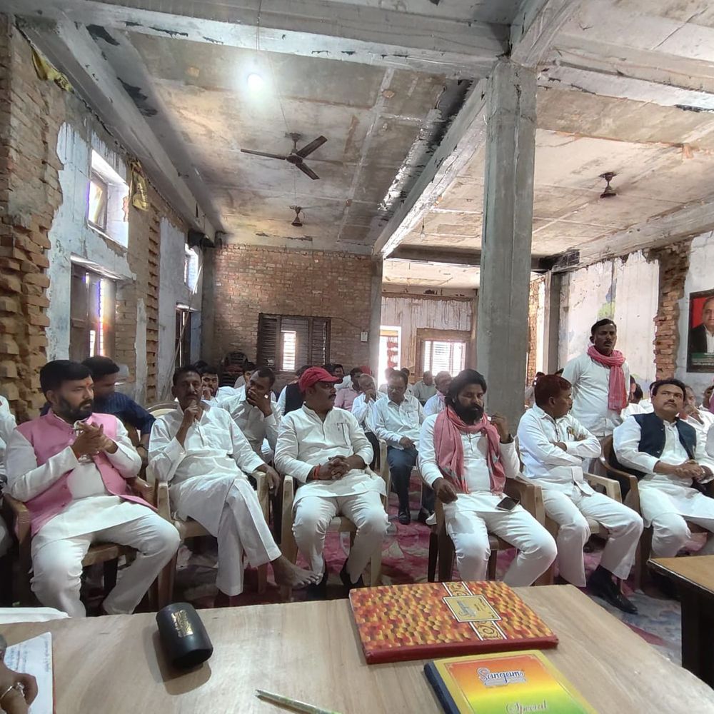 सपाइयों ने निषाद राज, महर्षि कश्यप जयंती मनाई:जिलाध्यक्ष ने आराध्यों के मार्गदर्शन पर सामाजिक समरसता का आह्वान किया