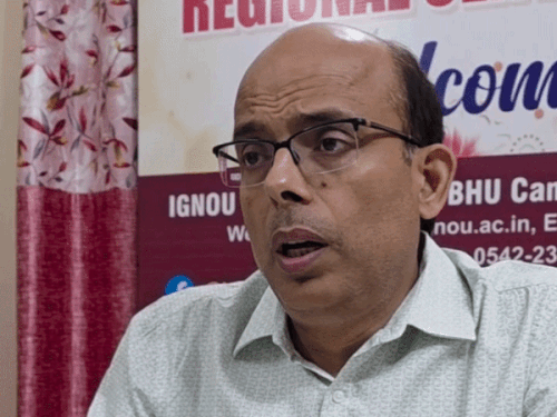 
                 काशी में 7 अप्रैल को IGNOU का दीक्षांत समारोह:4092 छात्र-छात्राओं को मिलेगी डिग्री, पहली बार दिव्यांग छात्रा को मिलेगा आर.के. ग्रोवर पुरस्कार 
            