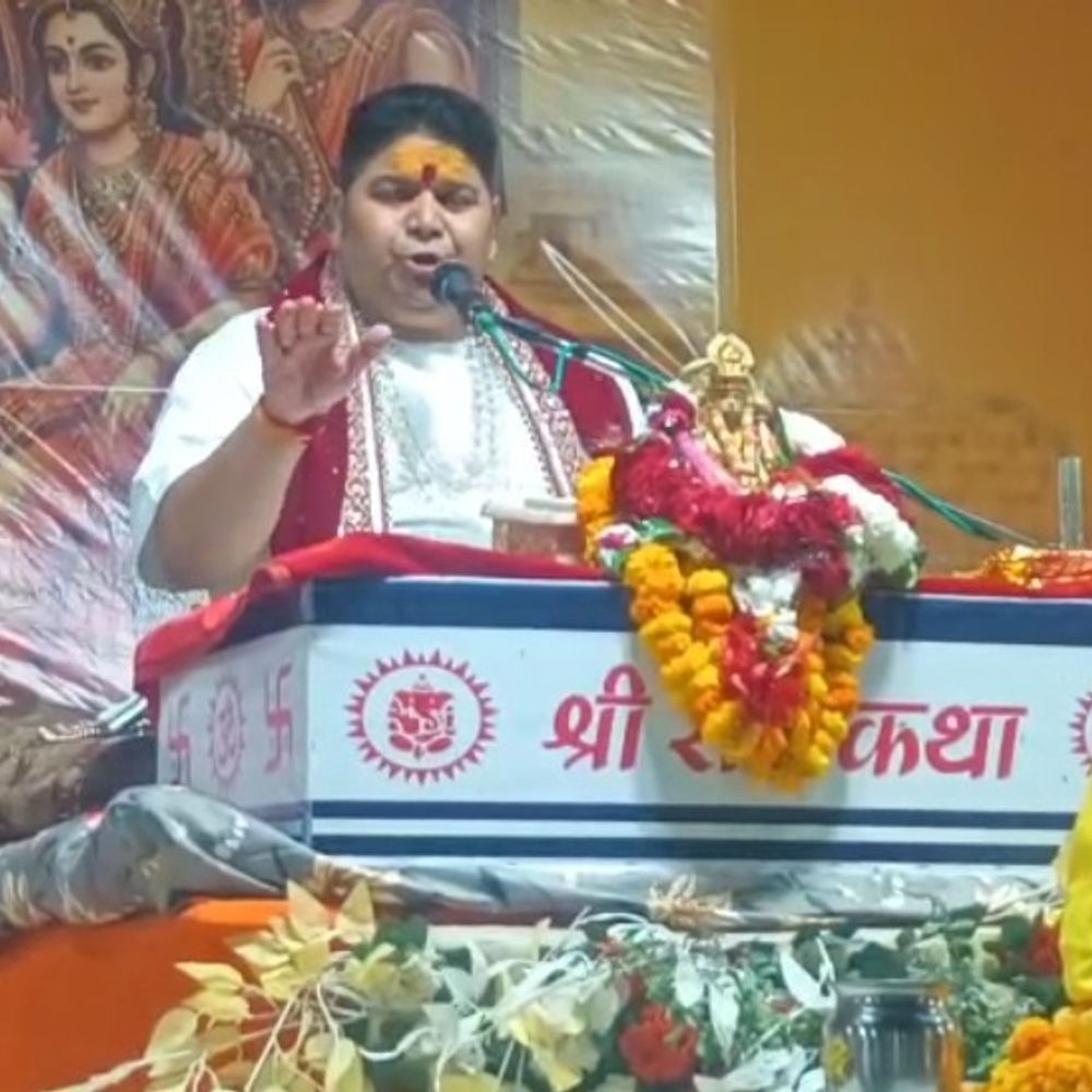 जौनपुर में श्रीराम कथा, हजारों श्रद्धालुओं की आंखें नम:सीता विदाई प्रसंग देख भावुक हुए लोग
