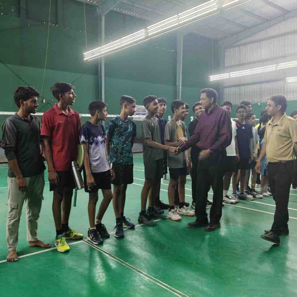 गोरखपुर में जिला बैडमिंटन प्रतियोगिता शुरू:पहले दिन खिलाड़ियों ने दिखाया दम, सेमीफाइनल- फाइनल मुकाबलों पर रहेंगी सबकी नजरें