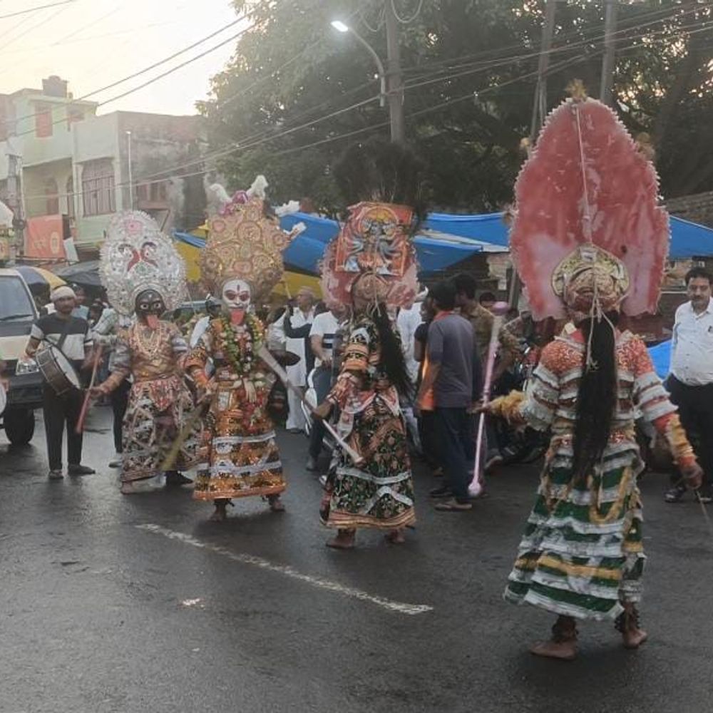 कासगंज में महर्षि कश्यप, गुहराज निषाद जयंती मनाई गई:जिप अध्यक्ष ने किया शुभारंभ, बैंड-बाजों के साथ निकली झांकियां