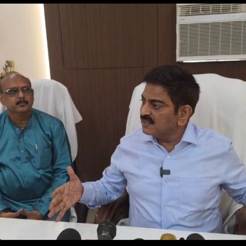 
                 महाराजगंज के केएमसी अस्पताल में सरकारी दर पर इलाज:2 अप्रैल से विशेष चिकित्सा योजना, दवाएं भी मुफ्त 
            