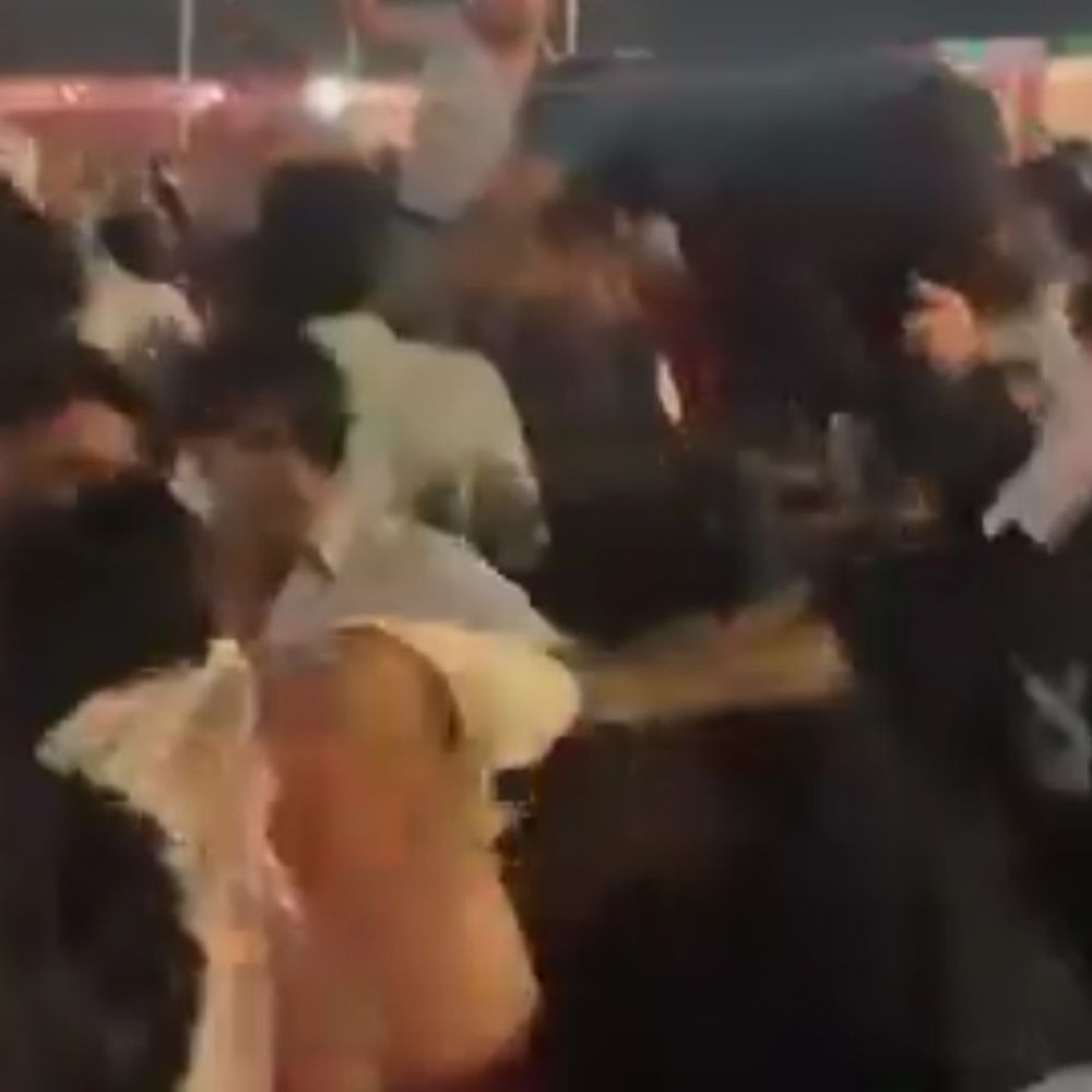 
                 सुभारती यूनिवर्सिटी में लाइव शो के दौरान छात्रों में मारपीट:मेरठ में सीटिंग को लेकर हुई बहस, पुलिस ने संभाला 
            