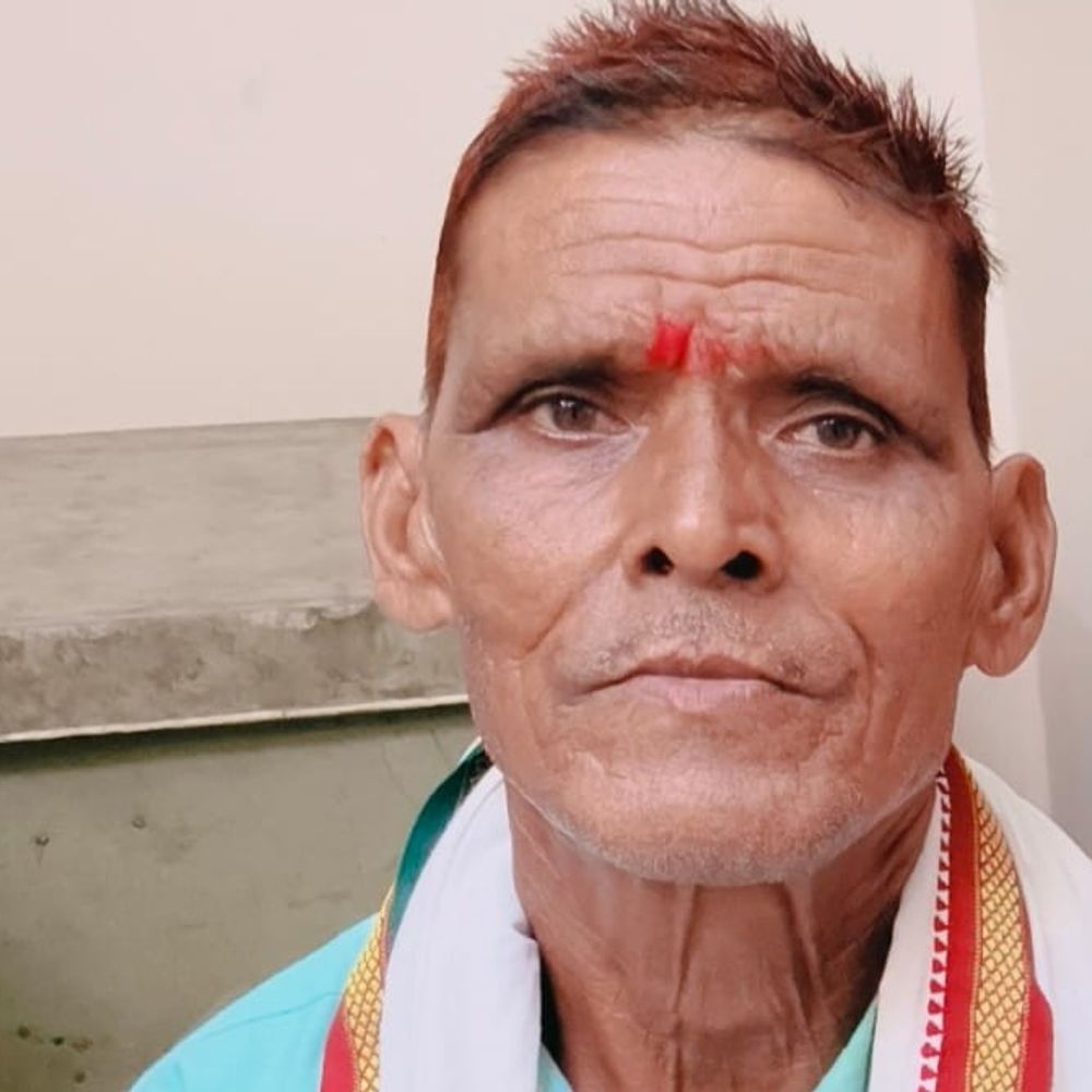 छत से गिरे बुजुर्ग की इलाज के दौरान मौत:संतुलन बिगड़ने से हुआ हादसा, मरम्मत का काम देखने चढ़े थे