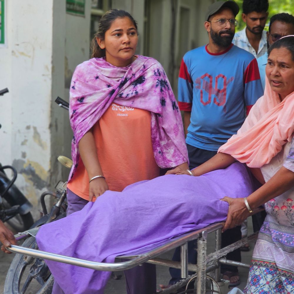 अबोहर में नशा मुक्ति केंद्र से लौटे युवक की मौत:  कार में बेहोश मिला, अस्पताल में मृत घोषित; परिजनों ने पोस्टमार्टम से किया इनकार – Abohar News