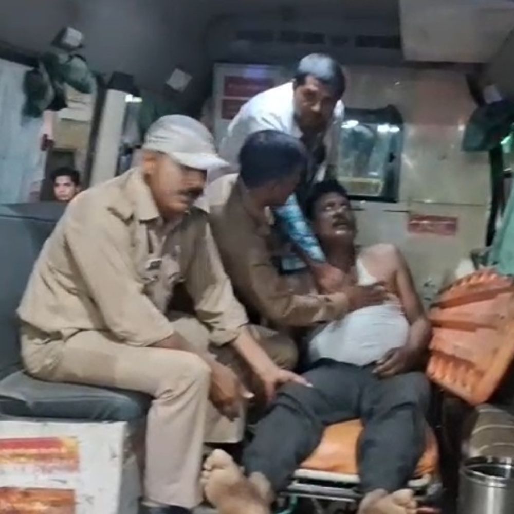 एटा मेडिकल कॉलेज में लापरवाही पर DM सख्त:उपचार में अव्यवस्थाओं की जांच के आदेश, तीन सदस्यीय कमेटी गठित