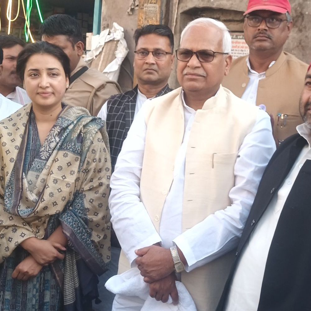 जौनपुर में निषादराज जन्मोत्सव पर भव्य शोभायात्रा:हजारों श्रद्धालुओं ने लिया भाग, नगर में दिखा भक्ति का संगम