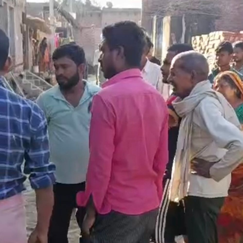 हरदोई में जमीन विवाद में दंपती पर हमला, VIDEO:दबंगों ने लाठी-डंडों से पीटा, केस दर्जकर आरोपियों की तलाश
