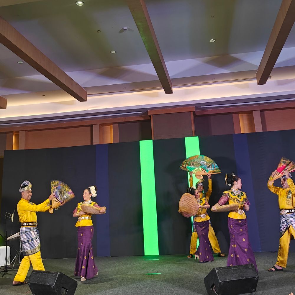 लखनऊ में मलेशिया कार्निवाल का आयोजन:शीराज टूर्स ने किया सांस्कृतिक संध्या का रंगारंग कार्यक्रम