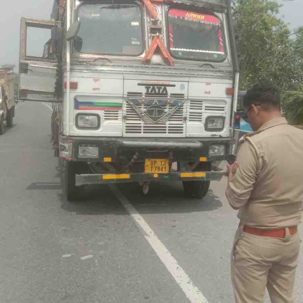 तीन दिन में 143 वाहनों पर कार्रवाई:मॉडिफाइड साइलेंसर, प्रेशर हार्न के खिलाफ पुलिस का अभियान