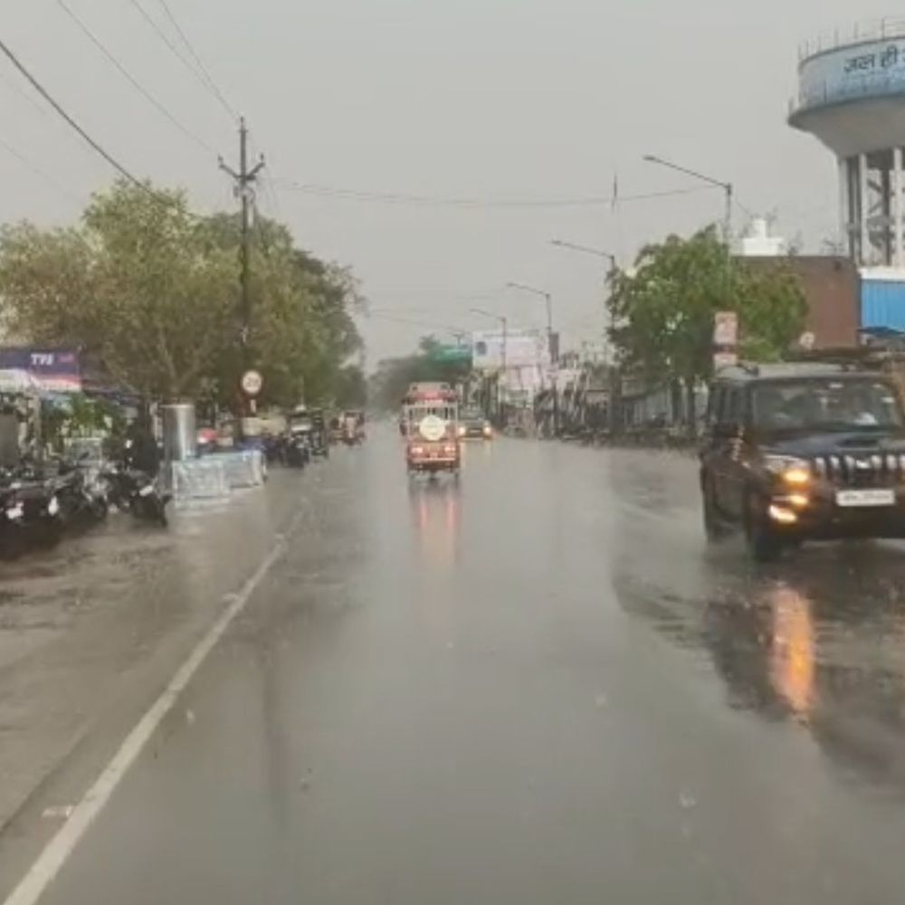 बुलंदशहर में तेज बारिश से गेहूं कटाई प्रभावित:मौसम विभाग ने अगले कुछ दिनों तक बूंदाबांदी का अनुमान जताया