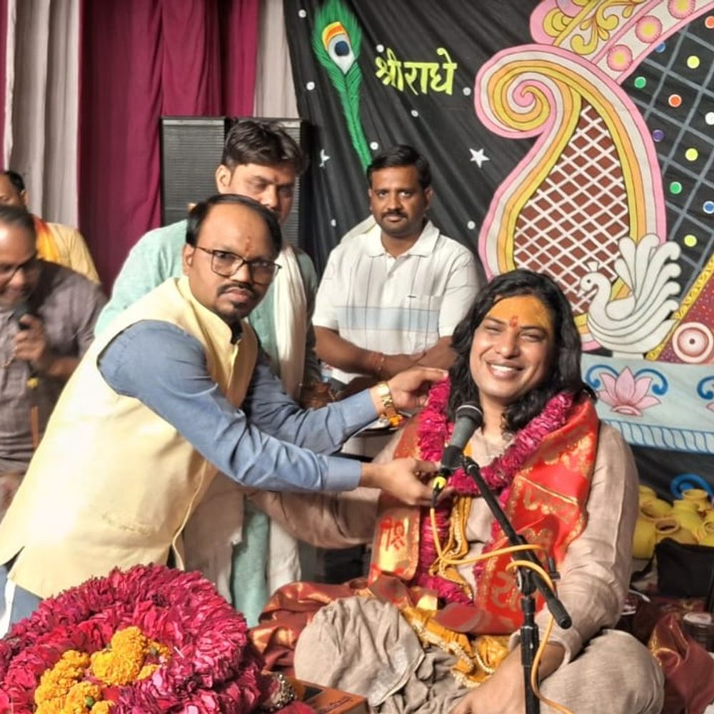 जहांगीराबाद में भागवत कथा, राष्ट्र निर्माण पर दिया संदेश:आचार्य मनीष कौशिक ने युवाओं को आदर्श चरित्र अपनाने की दी प्रेरणा, श्रद्धालुओं की रही भीड़