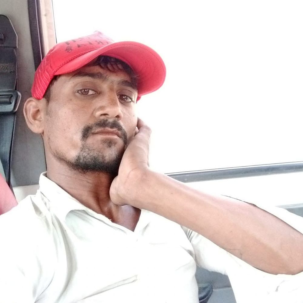 आगरा-लखनऊ एक्सप्रेसवे पर युवक की सड़क दुर्घटना में मौत:शोभायात्रा से लौटते समय हुआ हादसा, टेंपो ने बाइक में मारी टक्कर