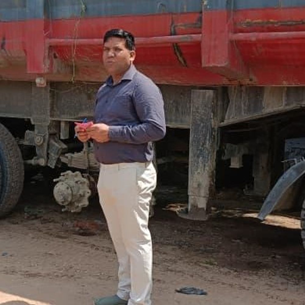 बदायूं में 10 ओवरलोड खनन वाहन पकड़े:विशेष अभियान में 6 लाख रुपये का जुर्माना वसूला