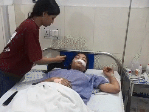 
                 कानपुर में कुत्ते ने युवती का होठ चबाया:निजी अस्पताल में युवती की सर्जरी हुई, सचान गेस्ट हाउस चौराहा पर किया था हमला 
            