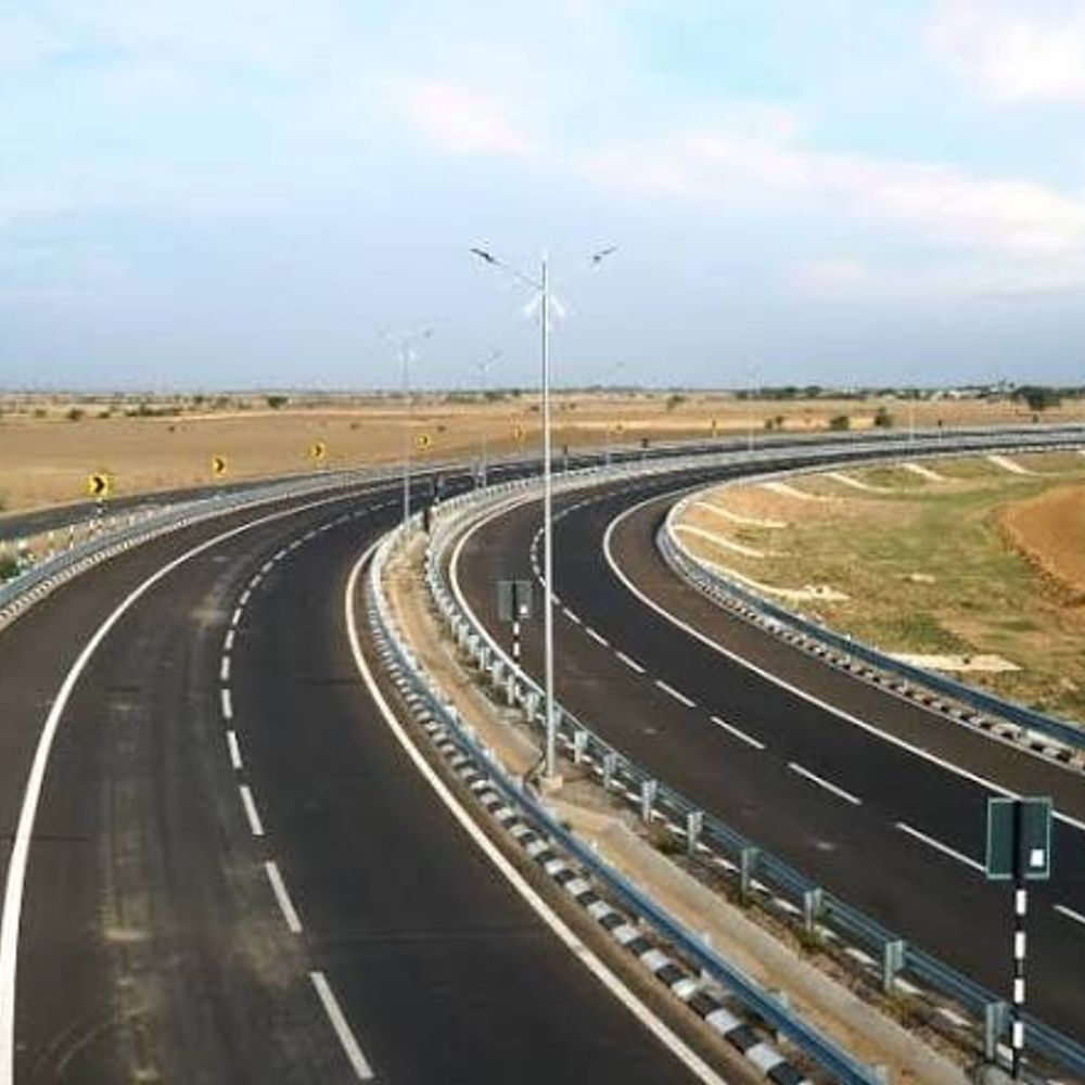 लखीमपुर-खीरी में कस्बे के पास से गुजरेगा एक्सप्रेस-वे:25 गांवों में जमीन खरीद-फरोख्त और निर्माण पर रोक