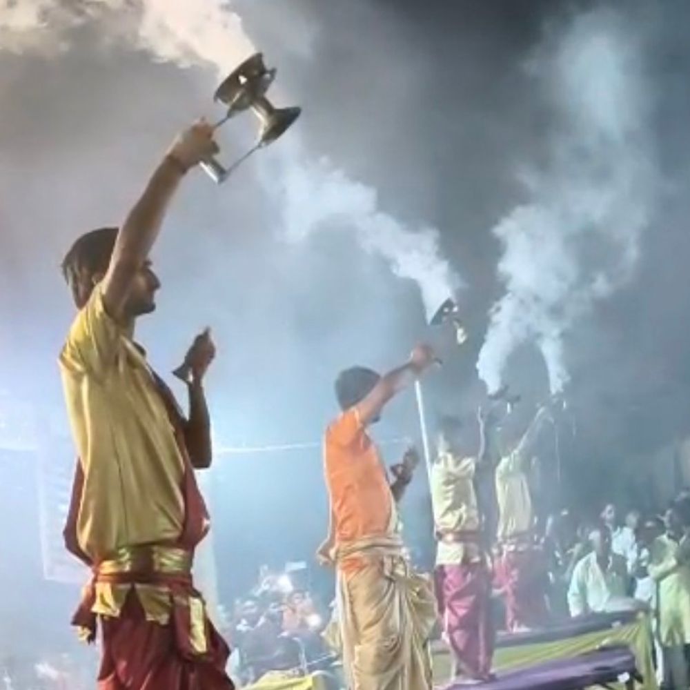 बलिया में 'भृगु काशी' के रूप में गंगा आरती:श्री लक्ष्मी नारायण महायज्ञ में आचार्य उत्कर्ष ने सुनाया राम विवाह प्रसंग