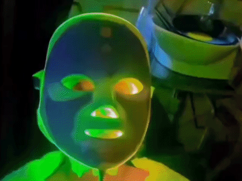 
                 ग्लोइंग स्किन के लिए हाइड्रा ट्रीटमेंट ले रहीं महिलाएं:बुकिंग बढ़ी, गोरखपुर के मेकअप आर्टिस्ट बोले- एक्ने, टैनिंग से छुटकारा के लिए बेहतर 
            