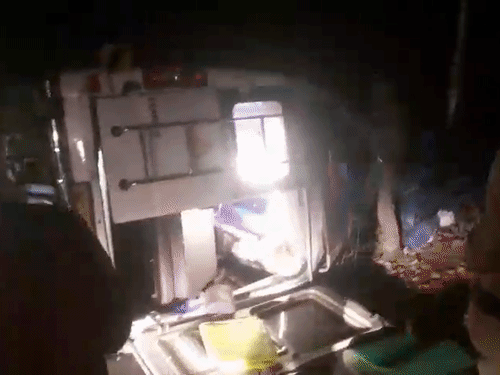 
                 नैनीताल में 1 घंटे में 2 ट्रैवलर पलटी:100 मीटर दूरी पर हुए दोनों हादसे, गाजियाबाद-दिल्ली से घूमने आए 18 टूरिस्ट घायल 
            