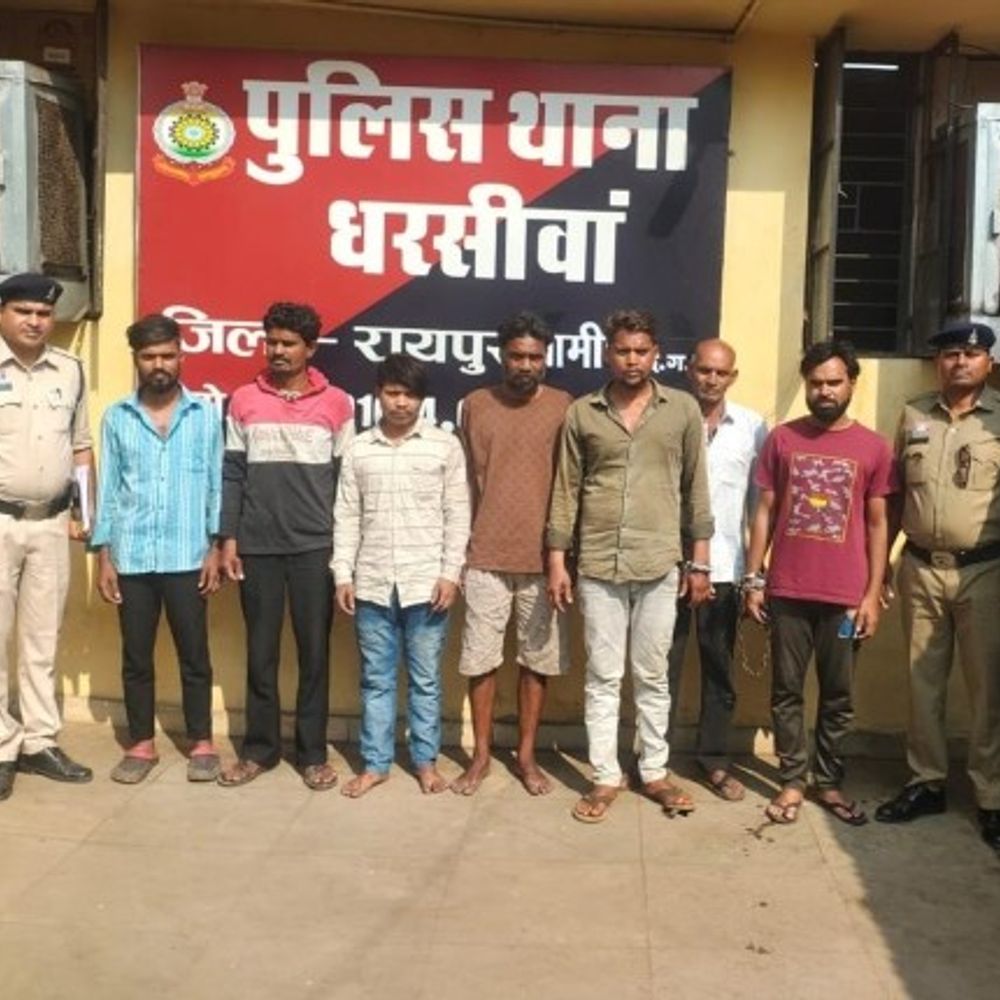 5 जिलों से नशीली सामग्री और हथियार बरामद:ऑपरेशन 'निश्चय' के तहत 95 टीमों ने अपराधियों के ठिकानों पर दी दबिश,  46 वारंटियों को पकड़ा