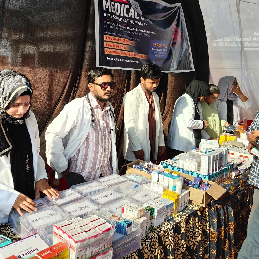लखनऊ में खामेनेई की याद में लगा मेडिकल कैंप:मरीजों की मुफ्त में जांच हुई, दवाई बांटी गई