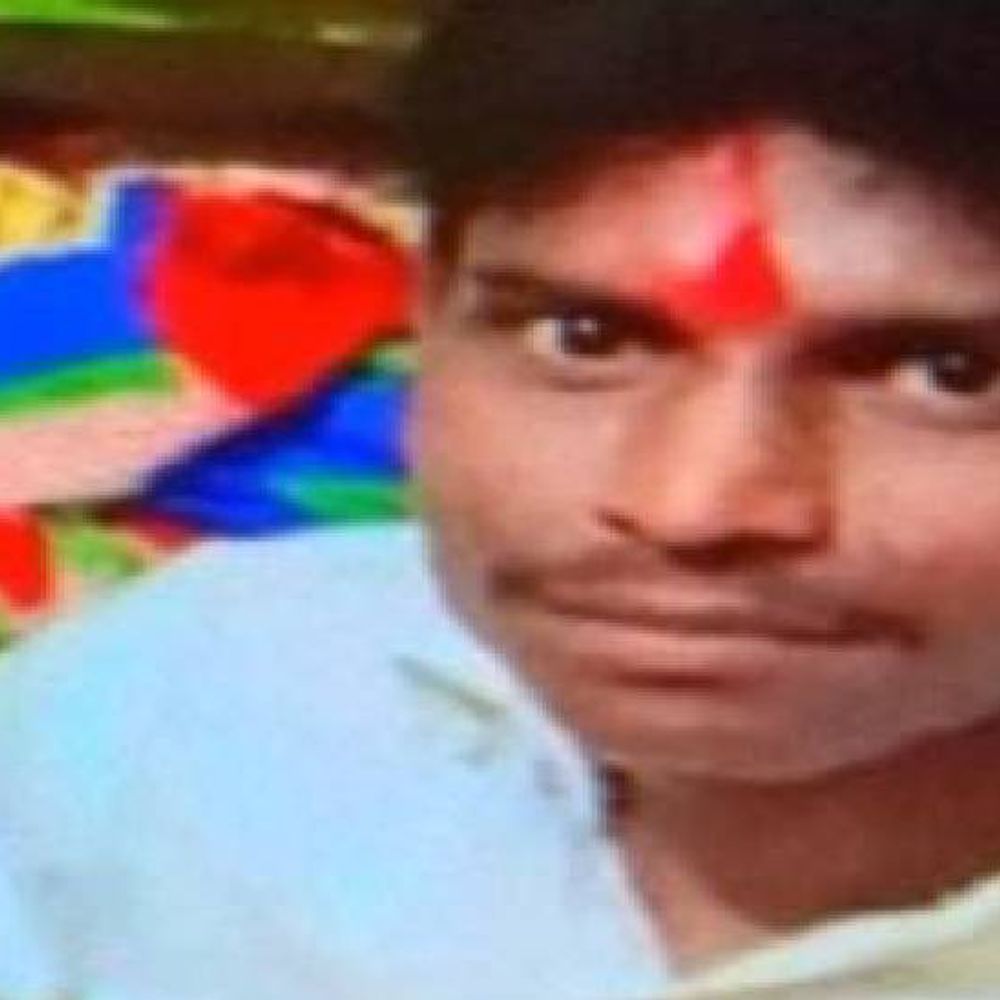 झांसी में दो बाइकें टकराने से युवक की मौत:मोबाइल रिपेयरिंग कराकर बाइक से ड्यूटी जा रहा था, दूसरी बाइक से टक्कर मारी