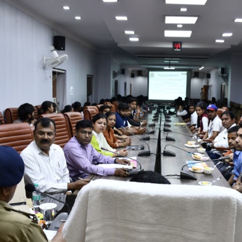 पुलिस लाइन में SPEL कार्यक्रम की समीक्षा:NSS समन्वयक ने प्रशिक्षण को जीवन में उतारने पर दिया जोर