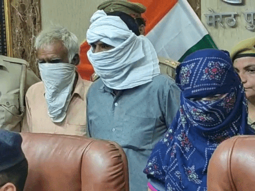 
                 बहन के बॉयफ्रेंड ने शराब में मिलाया था जहर:सुनार के यहां काम करने वाले ने दिया था, दौराला में हुई 3 मौतों का SSP ने खुलासा किया 
            